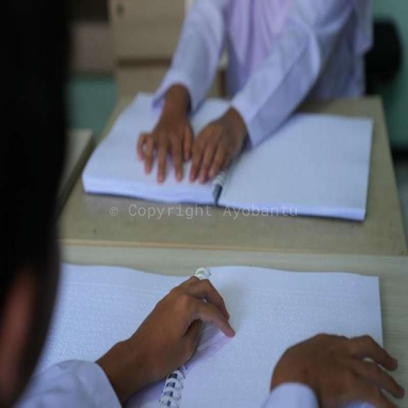 Donasi Qur'an Braille: Hadiah Terbaik untuk Santri Tunanetra