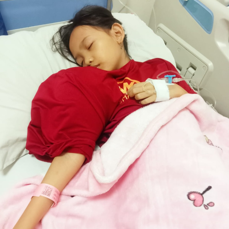 Bantu Selamatkan Siska Dari Kanker Tulang