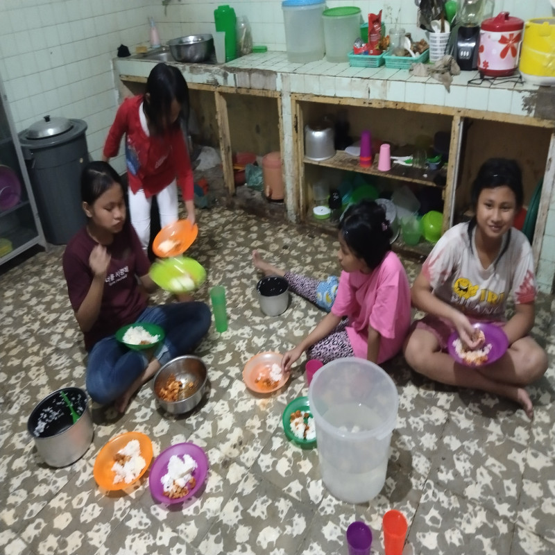 Tebar Berkat Tuhan Untuk Anak Yatim-piatu
