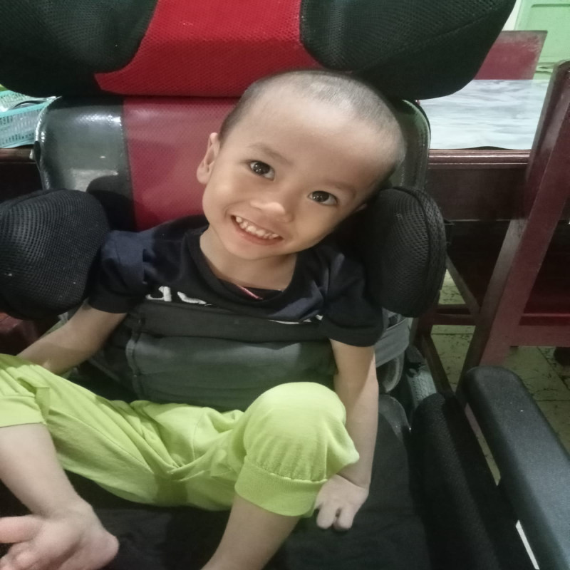 BANTUAN ALAT TERAPI UNTUK ANAK-ANAK DISABILITAS