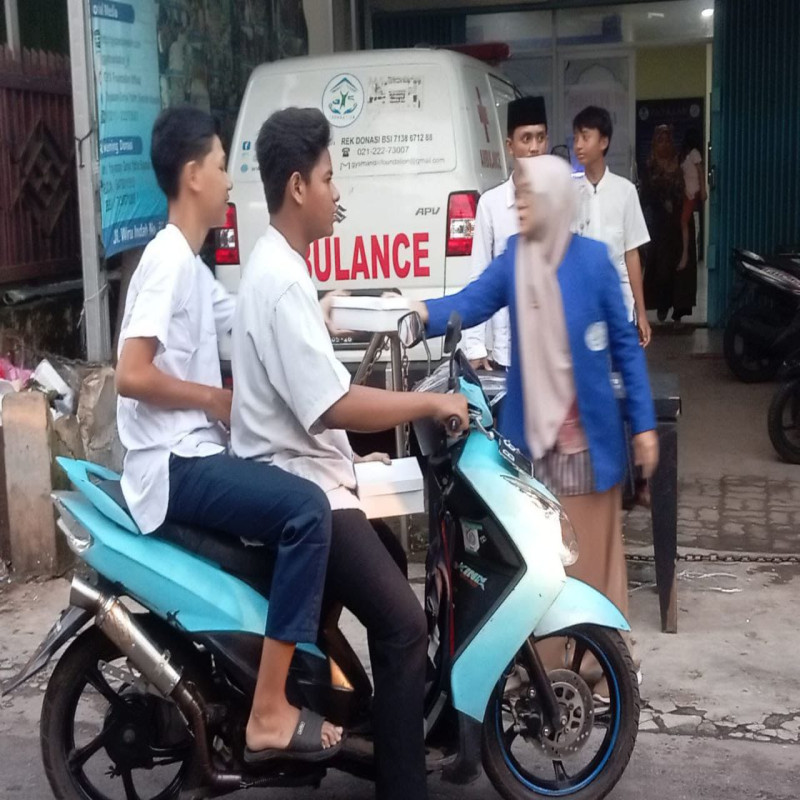 Berbagi Takjil Gratis