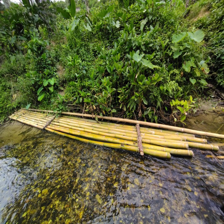Patungan Bangun Jembatan Gantung Talang Mamak di Riau