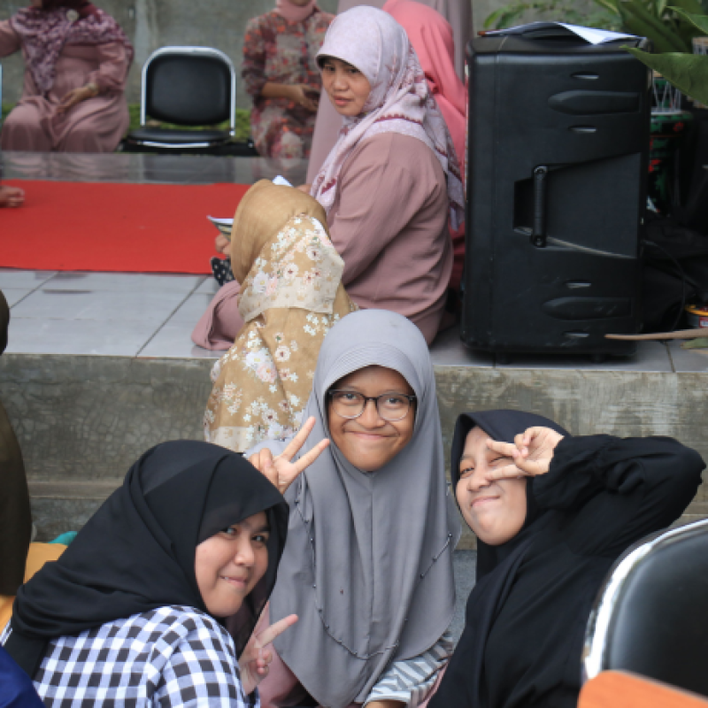 Bantu Pendidikan Anak Yatim dhuafa Berkebutuhan Khusus
