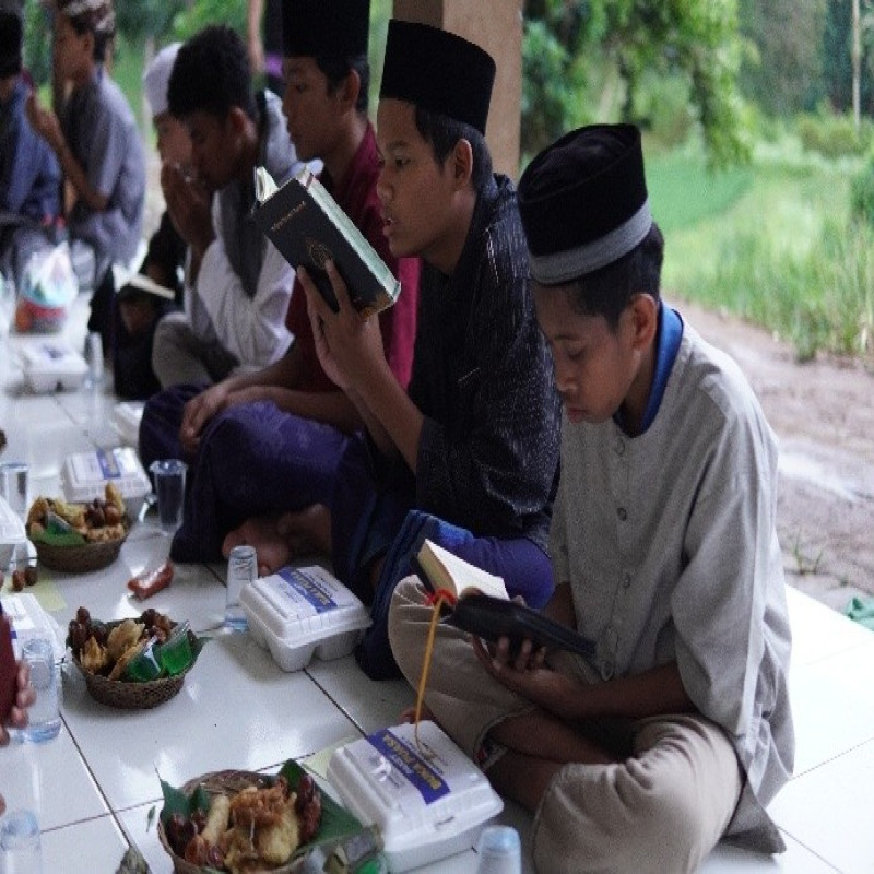Temani Hafalan Mereka, Ringankan Langkah Mereka