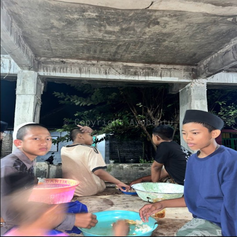 Sedekah Pangan Santri Penghafal Qur'an