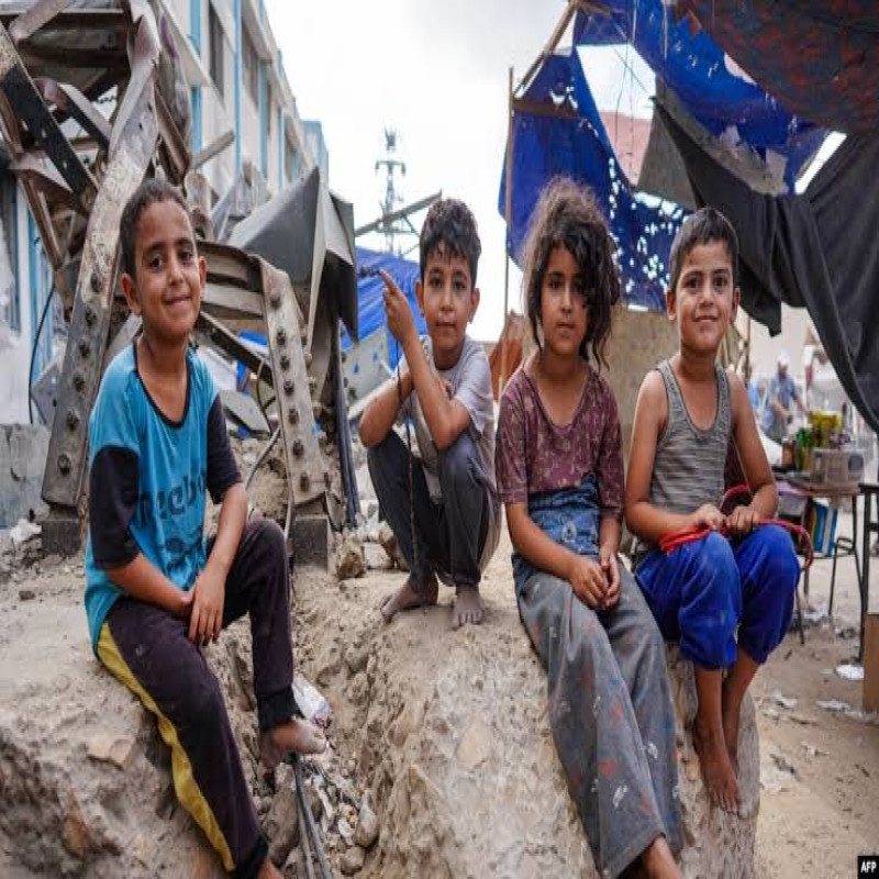 Satu Paket Sandang, Seribu Kehangatan di Gaza