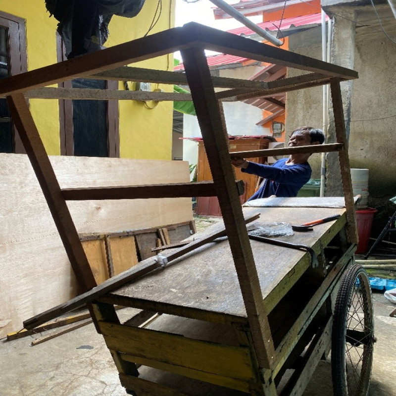 Gerobak Mandiri: Bantu Mereka Berdiri di Kaki Sendiri