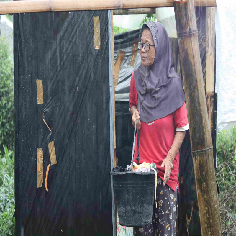 Sakit Kulit Langka Bu Siti Tulang Punggung Keluarga