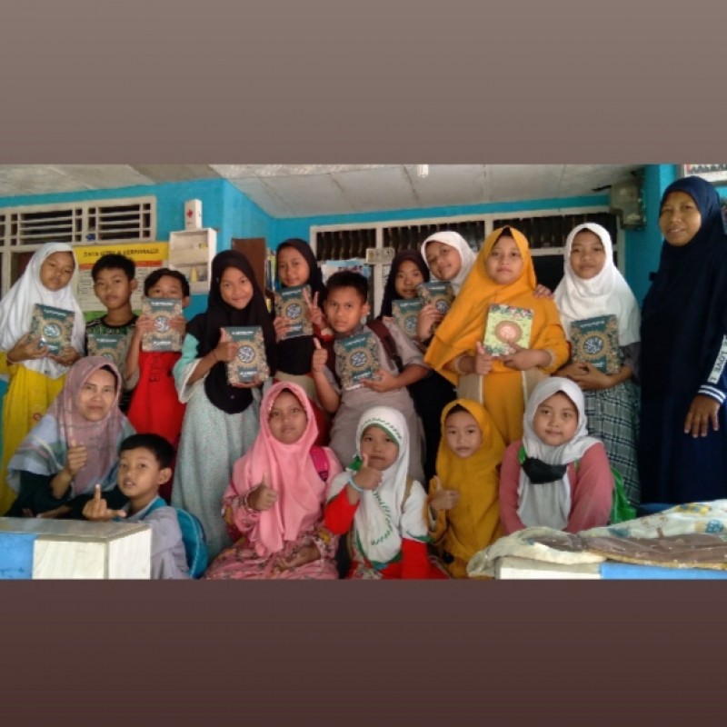 Ayo Bantu Terangi Bumi dengan Sedekah Al-Qur'an Kepada Santri dan TPA Wilayah Gunung Sindur
