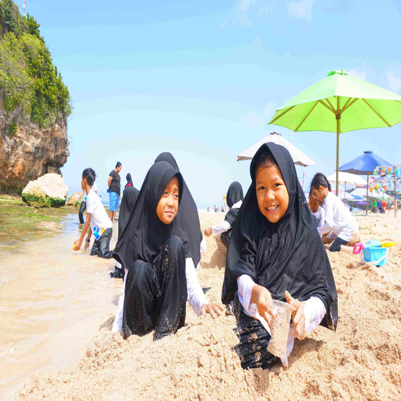 Liburan Membahagiakan Bersama Anak Yatim & Dhuafa