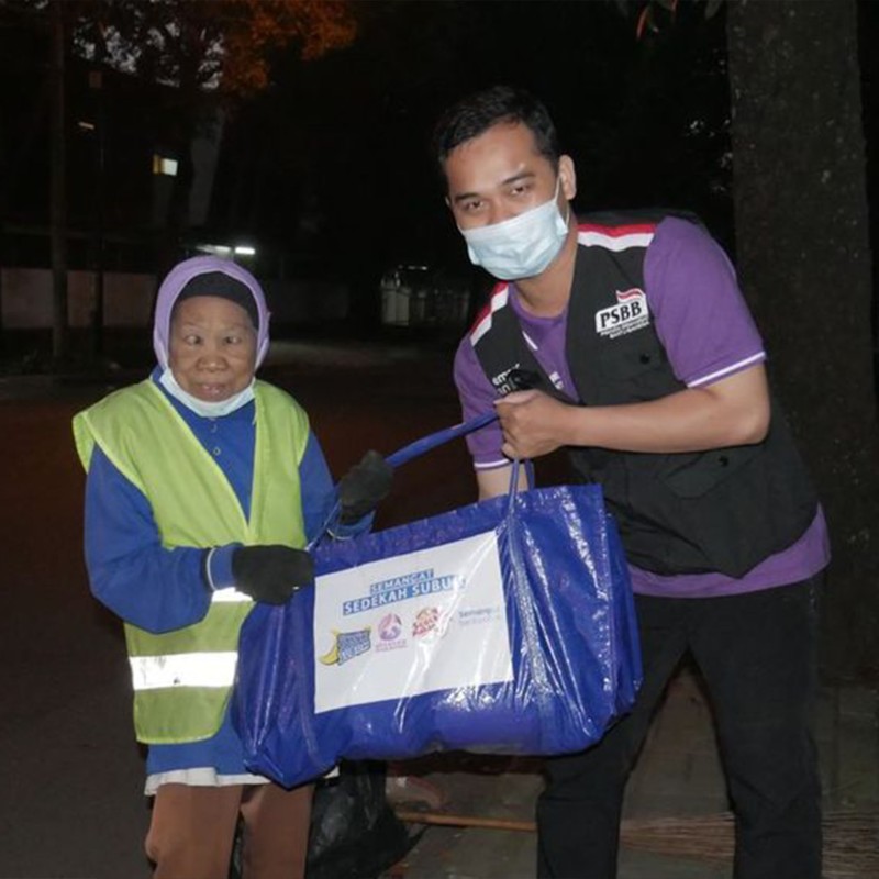 BANTU PEJUANG NAFKAH YANG TERDAMPAK PANDEMI DENGAN PAKET NUTRISI