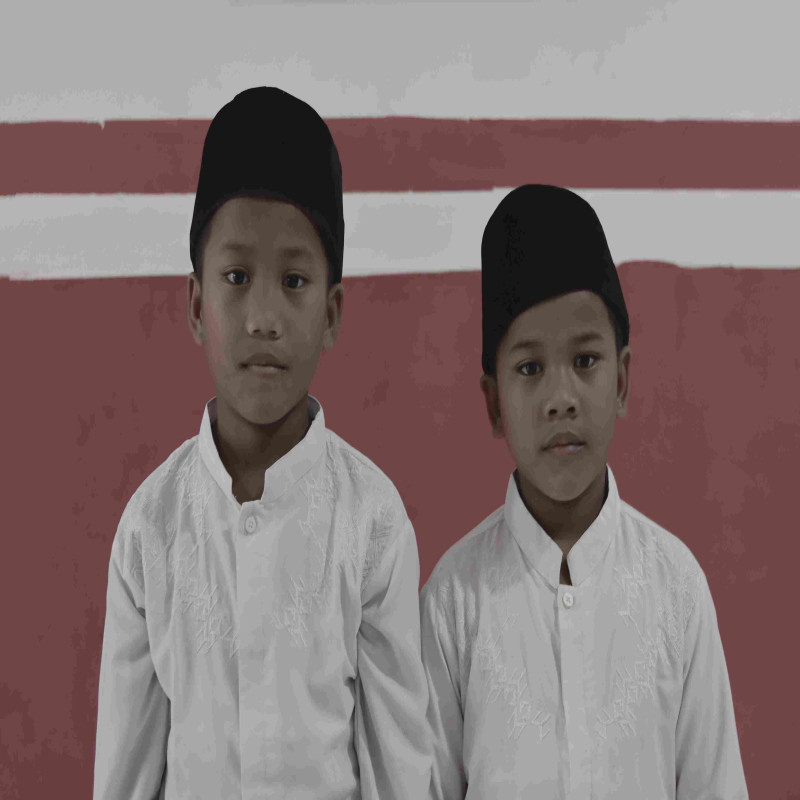 Ayah Ibu sudah lama meninggal Mari bantu raih mimpinya