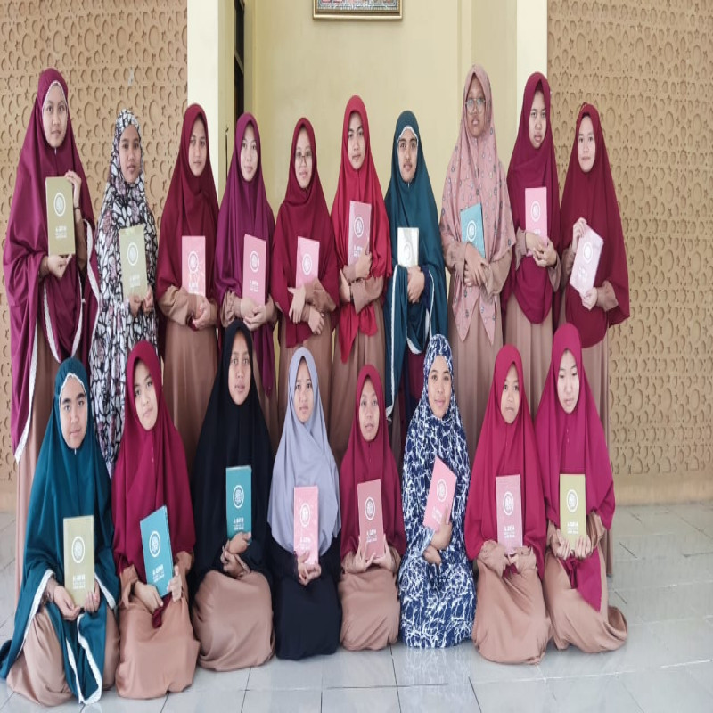 Bantu Santri Yatim Menuntut Ilmu