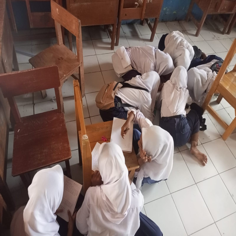 Bantu Sekolah YAPINUH Belajar Tanpa Khawatir Kebocoran dan Roboh