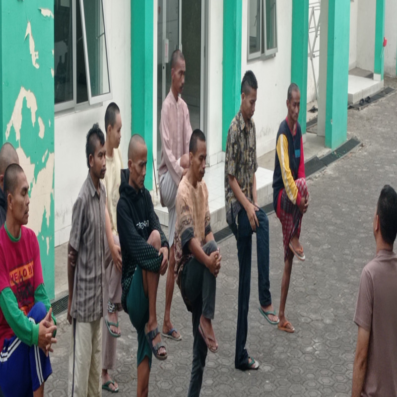 Mereka Makan Sampah !!!, Bantu Odgj Terlantar Bisa Makan Layak.