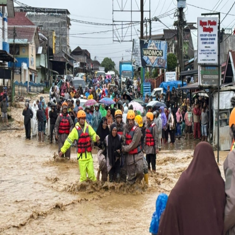Warga Menjerit! Sumut, Aceh, dan Sumbar Lumpuh Total Diterjang Banjir dan Tanah Longsor