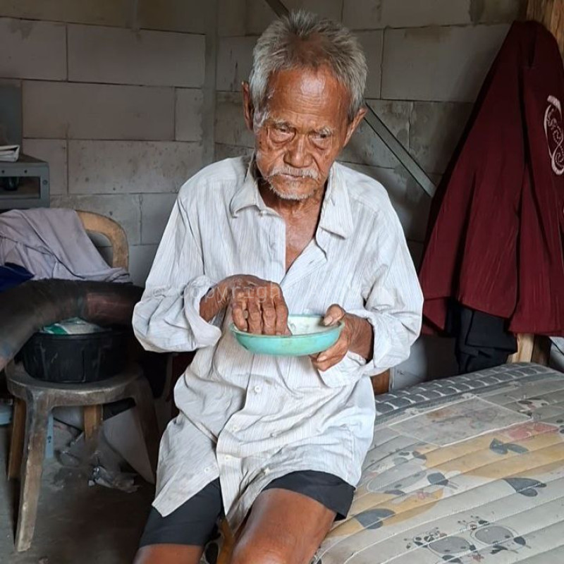 Tubuh Semakin Lemah! Bantu Lansia Sebatangkara Menyambung Hidup