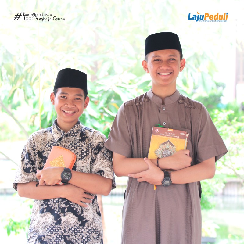Kado Akhir Tahun 1000 Penghafal Al-Qur'an