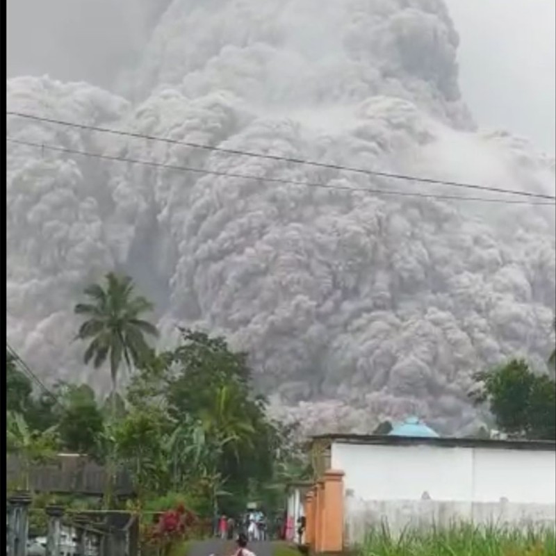 Bergerak Bantu Korban Erupsi Gunung Semeru!