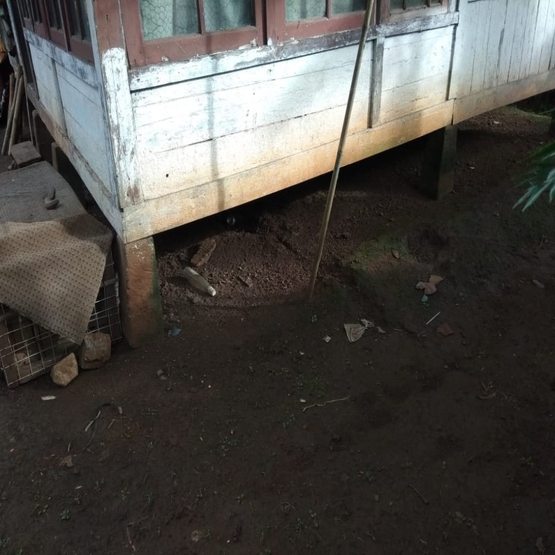 Bantu Korban Pergerakan Tanah Sukabumi