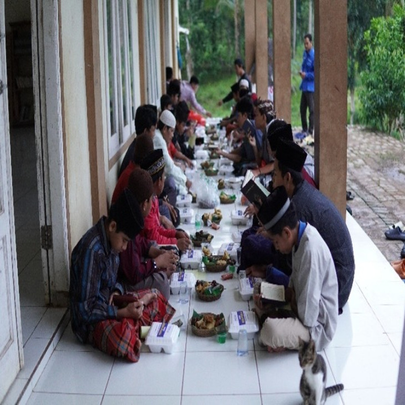 Temani Hafalan Mereka, Ringankan Langkah Mereka