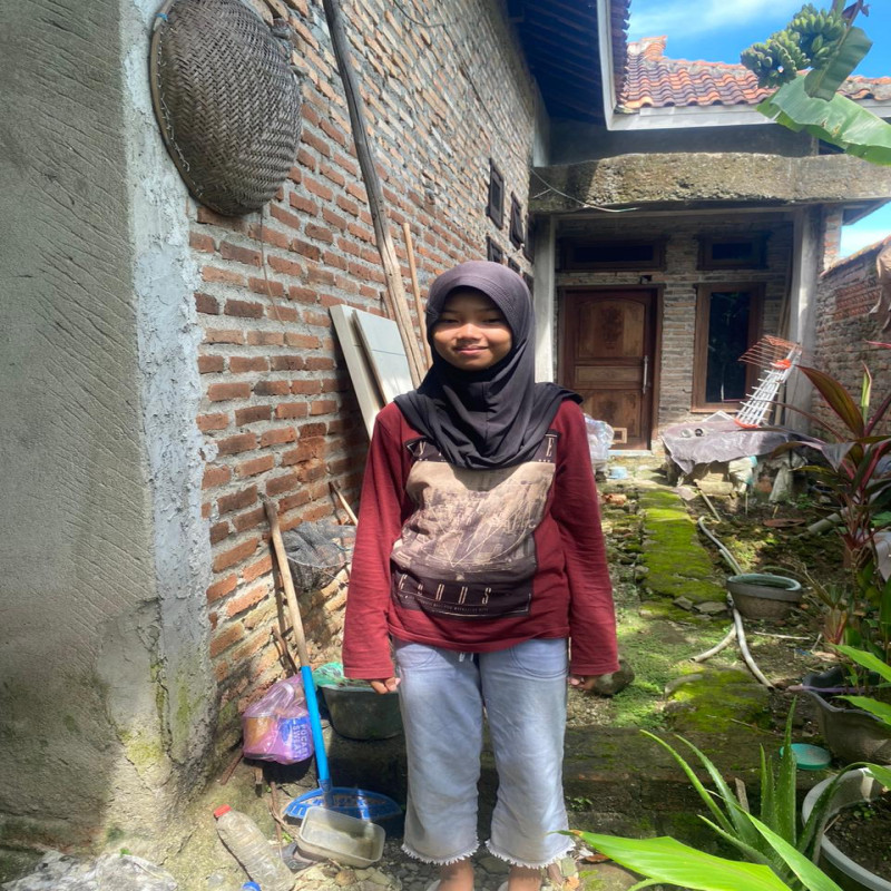 Bantu Yatim Piatu Pelosok Tak Putus Sekolah