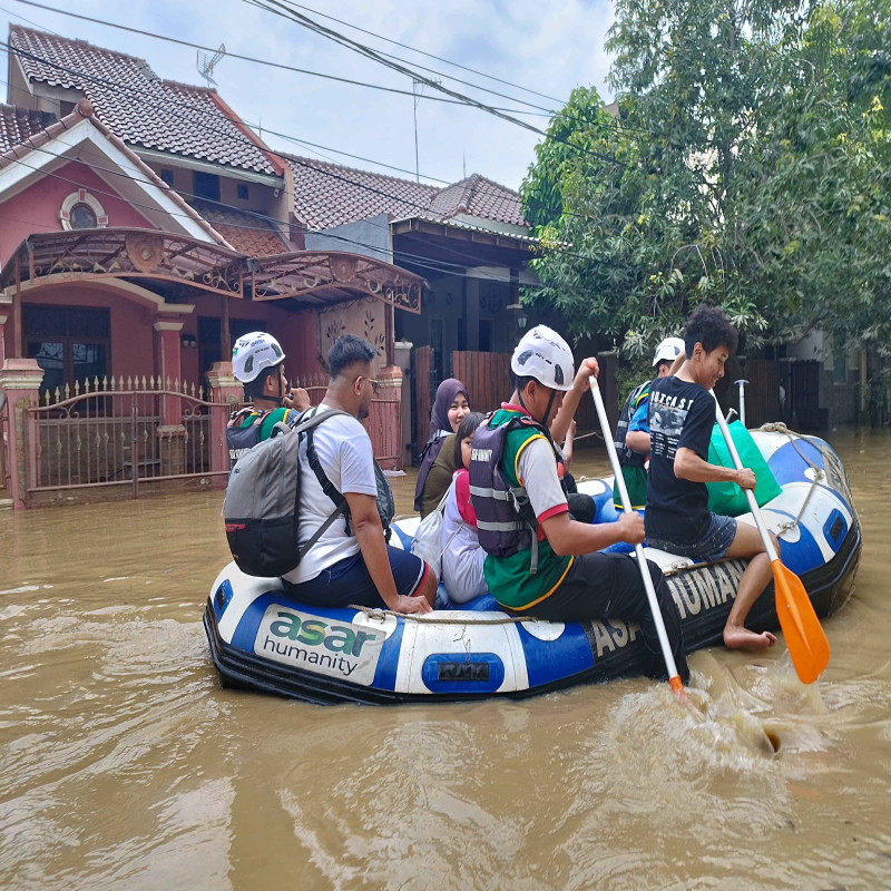 Darurat! Banjir &amp;amp; Longsor Kepung Jabodetabek