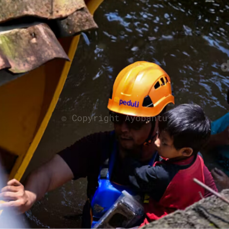 Bantu Korban Terdampak Bencana Indonesia