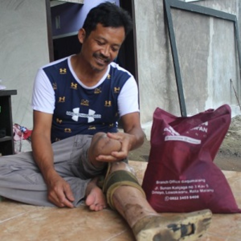 Bantu Kaki Palsu Pak Sueb dan Para Disabilitas Pejuang Nafkah
