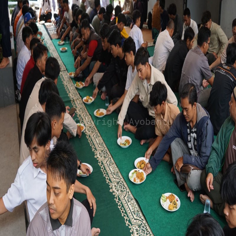 Makan-makan di masjid