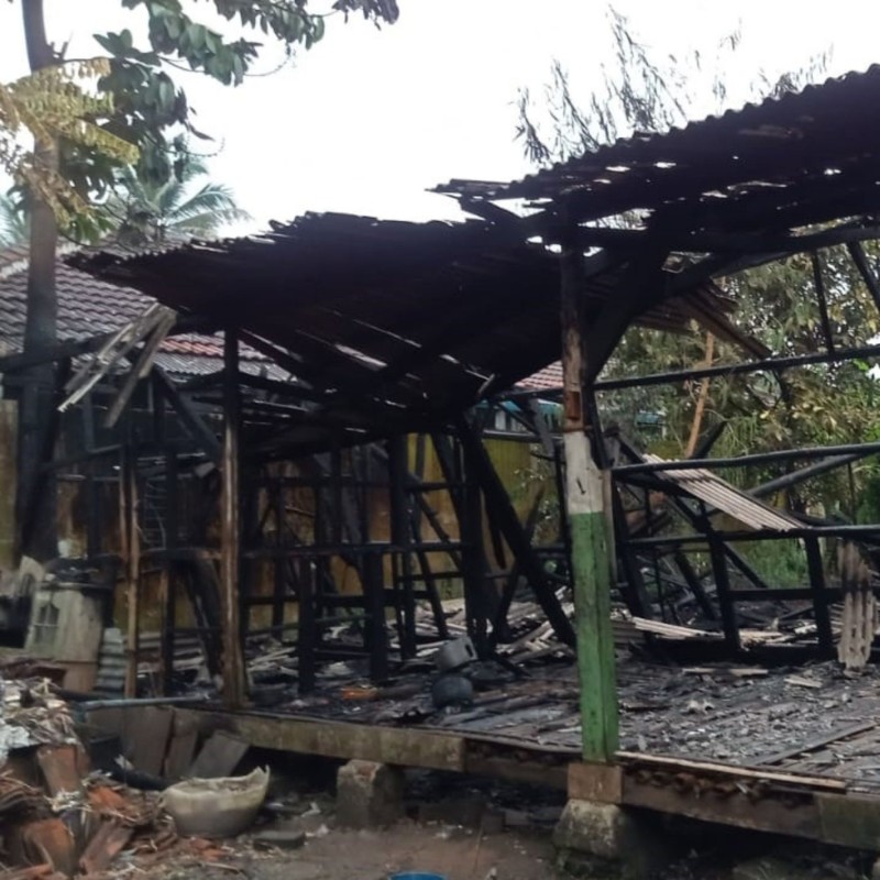 Ganti Al-Qur'an Yang Terbakar dan Rusak Dengan Yang Baru