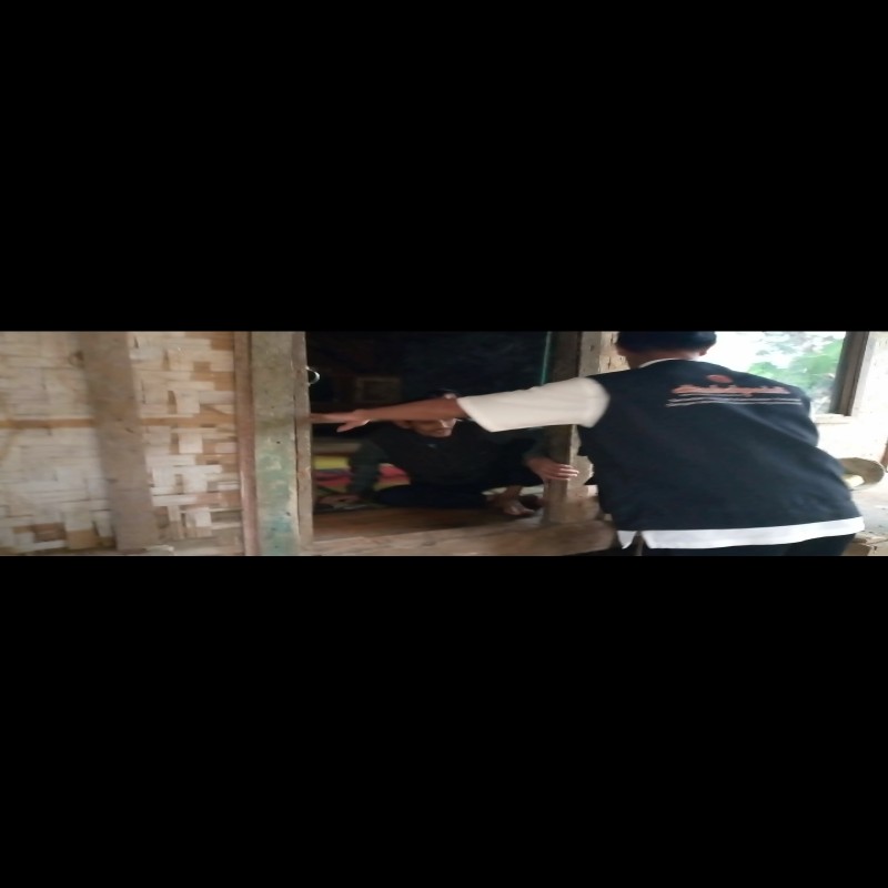 Bantu Pak Odih, Tuna Netra, Hidup Sebatangkara, Mengasuh puluhan siswa