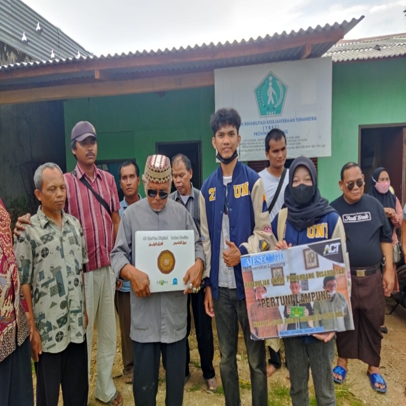 Lipat Gandakan Pahala! Wakaf Qur'an Braille Tuk Tunanetra Penghafal Qur'an di Lampung