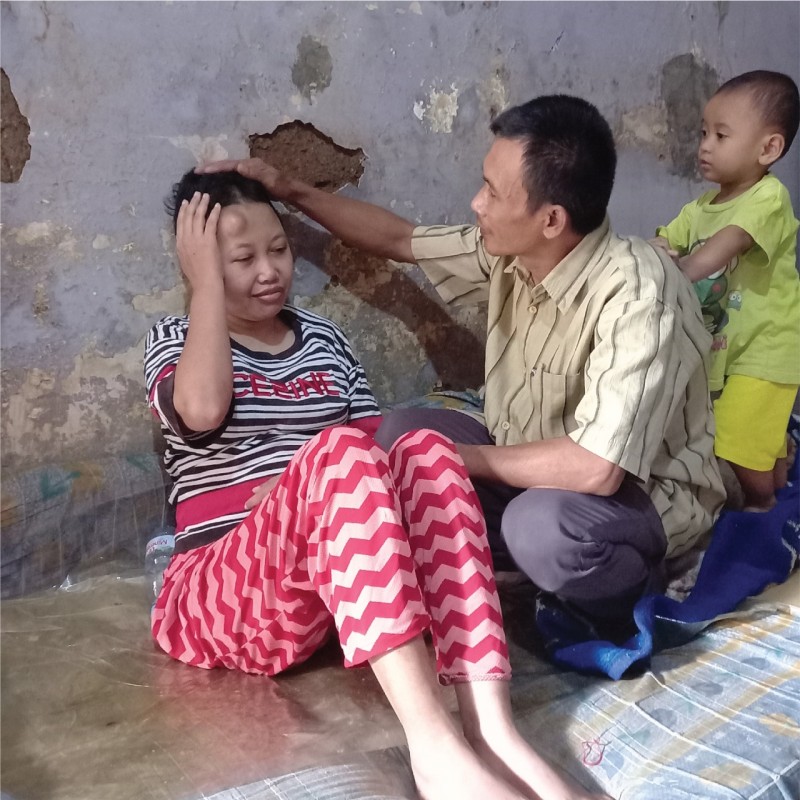 Lumpuh dan Pandangannya Gelap, Berikan Harapan Sembuh Untuk Bu Yunita dari Tumor Otak