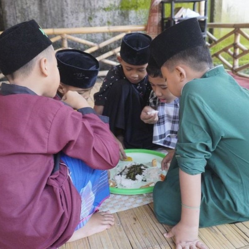 Bantu Kebutuhan Santri dan Yatim di Pondok Al Aska Qu