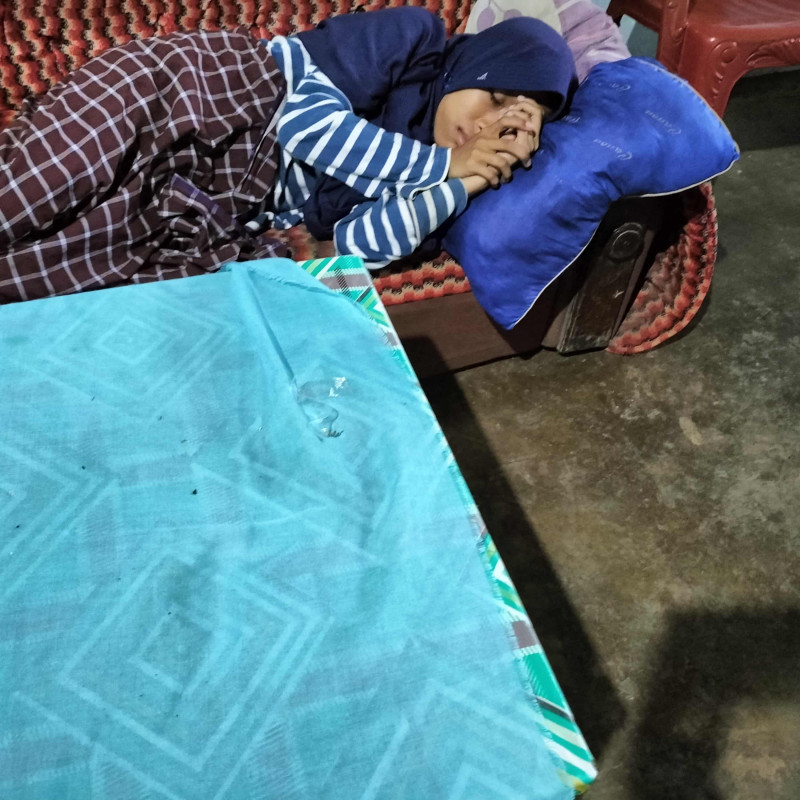 Kisah Gadis Piatu, Benjolan Di Punggung Kian Memberat