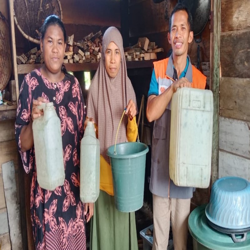 GOTONG ROYONG BANGUN SUMBER AIR PERTAMA UNTUK DESA TOBO-TOBO