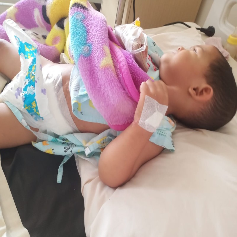 DITINGGAL IBU SEJAK LAHIR, BAYI RANDIANSAH USUSNYA KELUAR  DAN PERLU OPERASI