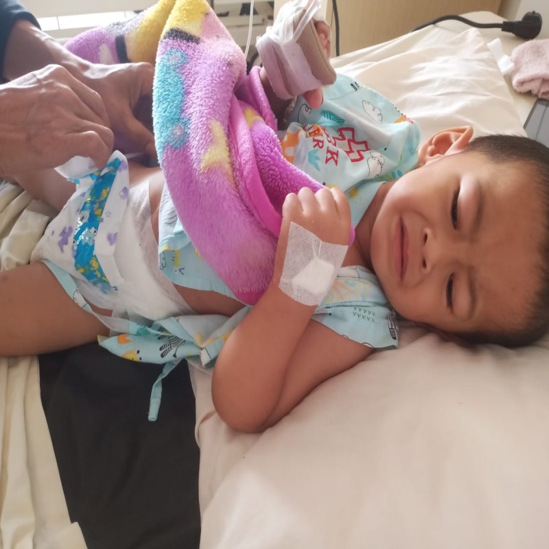 DITINGGAL IBU SEJAK LAHIR, BAYI RANDIANSAH USUSNYA KELUAR  DAN PERLU OPERASI