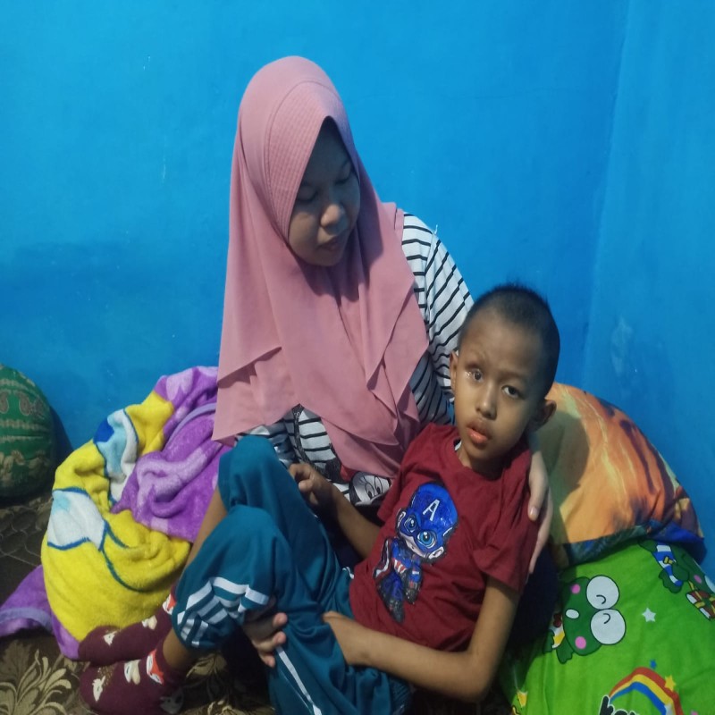 MATA ILYAS HAMPIR KELUAR