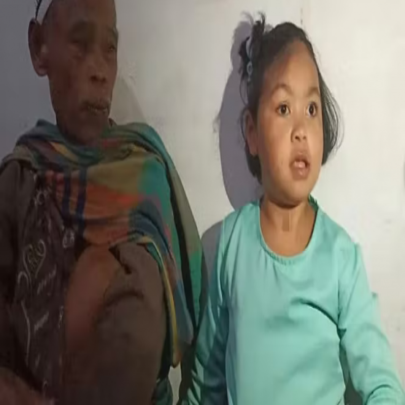 Lendir keluar dari lubang tenggorokan Ameltha