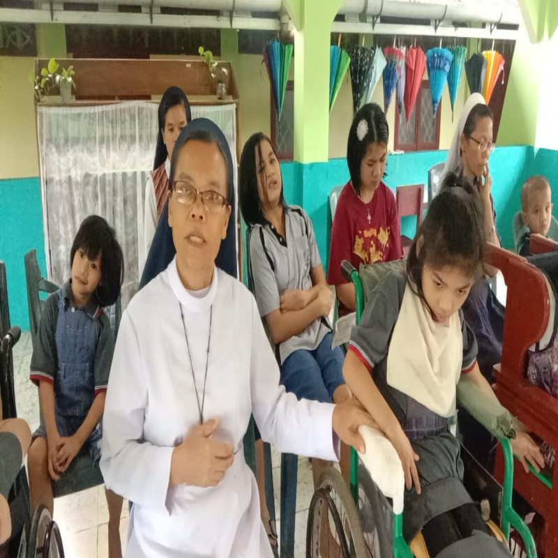 BANTUAN ALAT TERAPI UNTUK ANAK-ANAK DISABILITAS