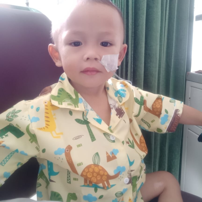 Anak Guru Honorer Berjuang Sembuh Dari Tumor Ganas