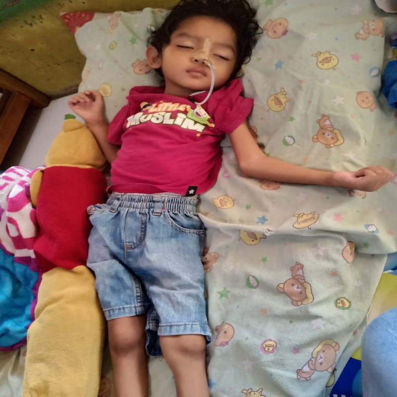 TAK BISA BERGERAK SAMA SEKALI, BANTU RAYSHA SEMBUH DARI MININGITIS