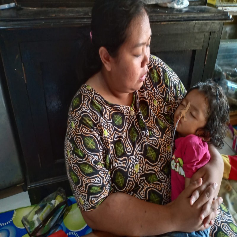 TAK BISA BERGERAK SAMA SEKALI, BANTU RAYSHA SEMBUH DARI MININGITIS