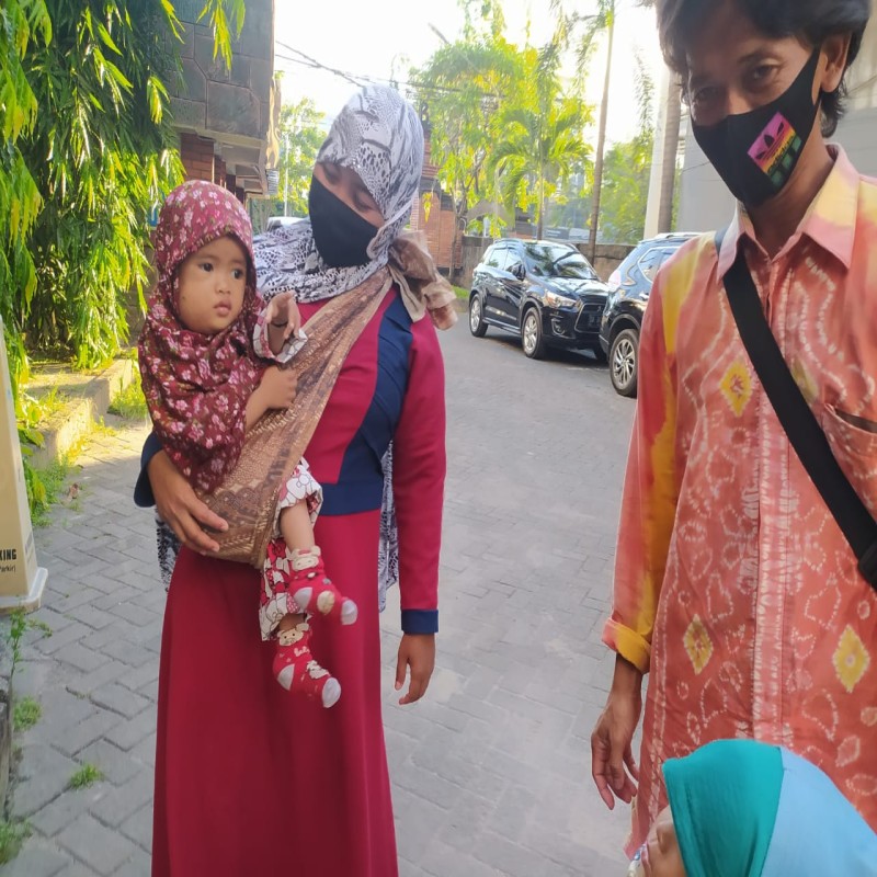 Bantu Adik Febri Operasi Perbaikan Kulit