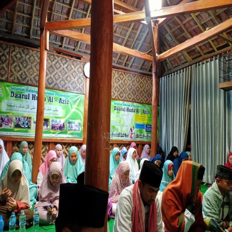 BANTU PESANTREN GRATIS DAARUL HUDA AL - AZIZ