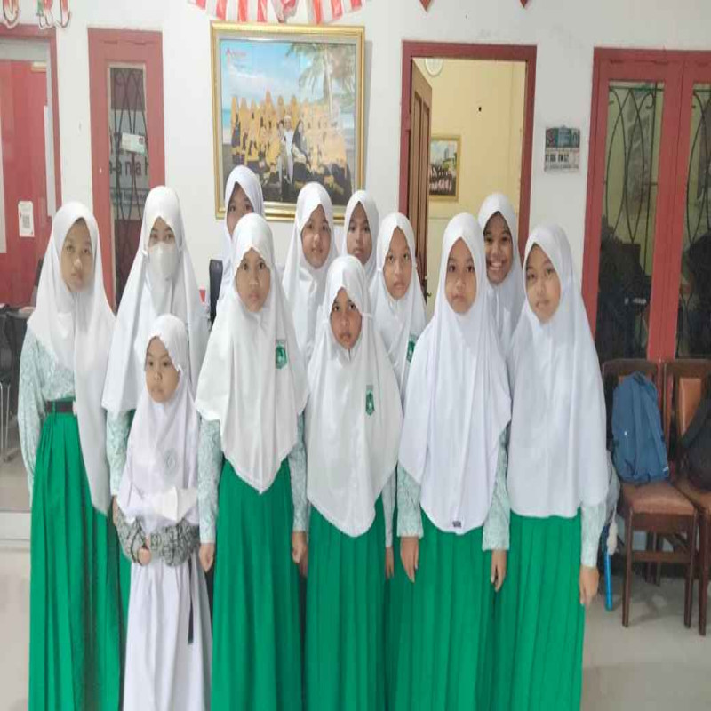 Beasiswa Pendidikan Yatim & Dhuafa Bisa Sekolah