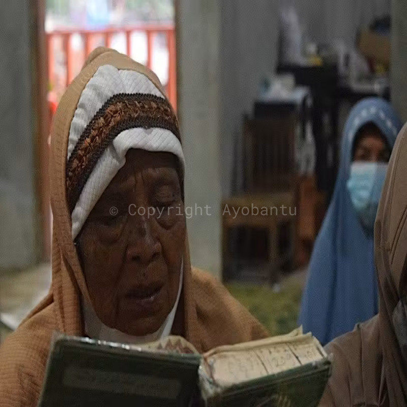 Sedekah Al-Quran Jumbo untuk Lansia