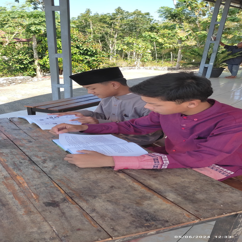 SEDEKAH AIR BERSIH untuk Yatim dan Dhuafa Penghafal Al-Quran